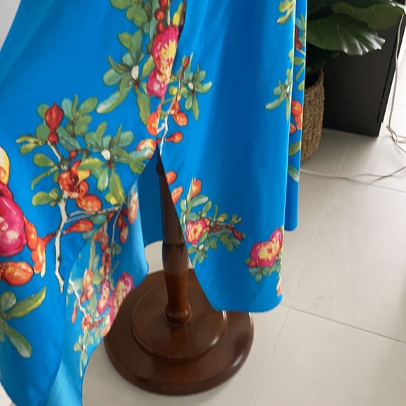 Natori NWOT S Beautiful Floral Charmeuse (100%Poly) Caftan with pockets. - Picture 11 of 12